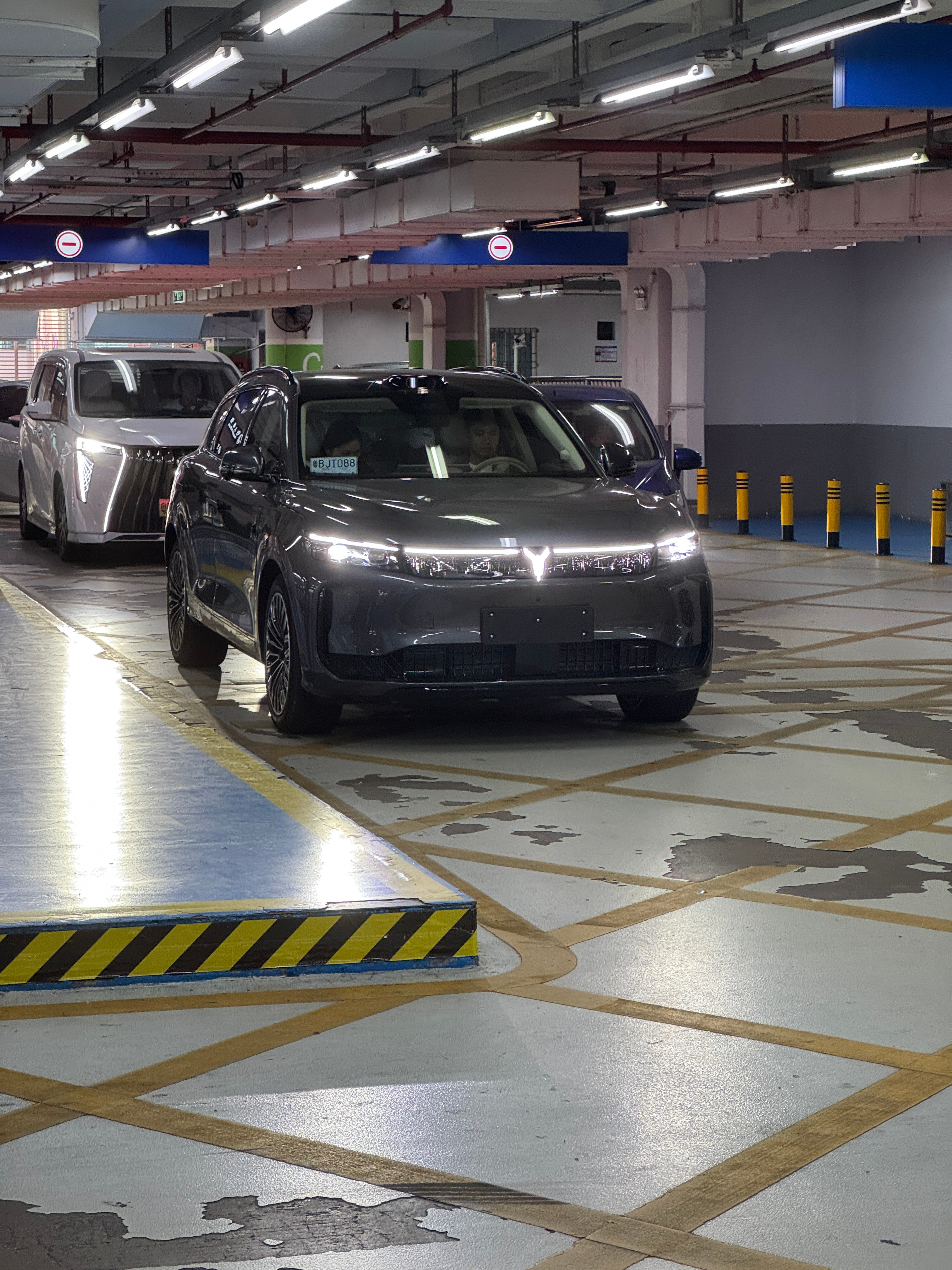 去过深圳上海，再去香港也就觉得不过如此……压抑的一批