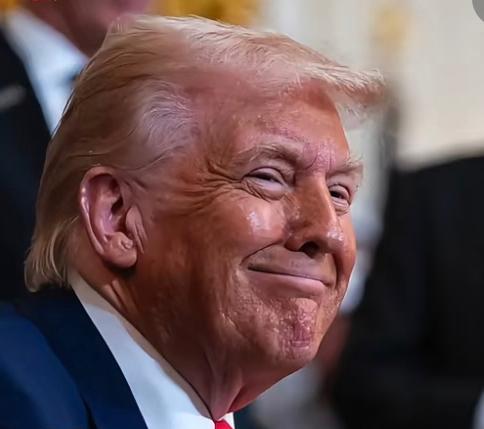 万万没想到，美国又曝出惊人消息！特朗普，在2025年8月底至10月初，