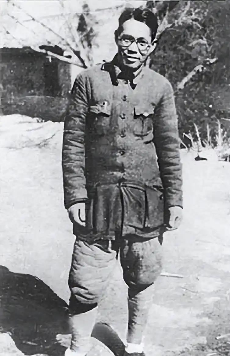 1946年，八路军359旅政治部副主任刘亚生被捕，特务对他实施酷刑后拖回狱室，妻