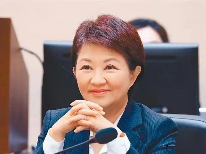 就在刚刚，卢秀燕窜访欧洲首次发表声明，6月9日，台湾省台中市长卢秀燕抵达
