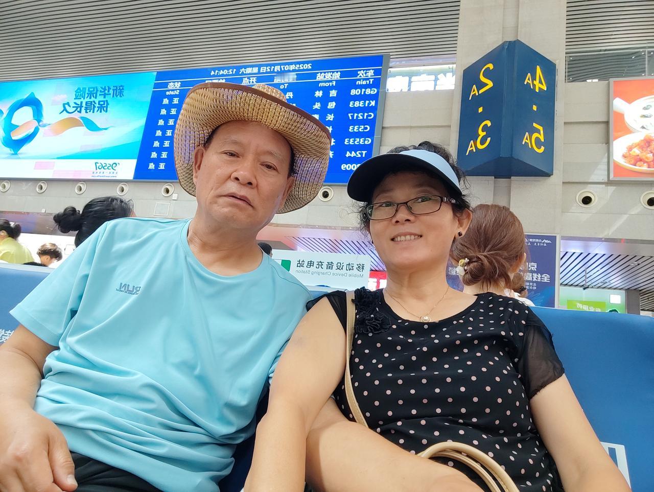 出发新疆2025年7月12日出发。首先坐火车从长春到通辽，在通辽大概等了一个小