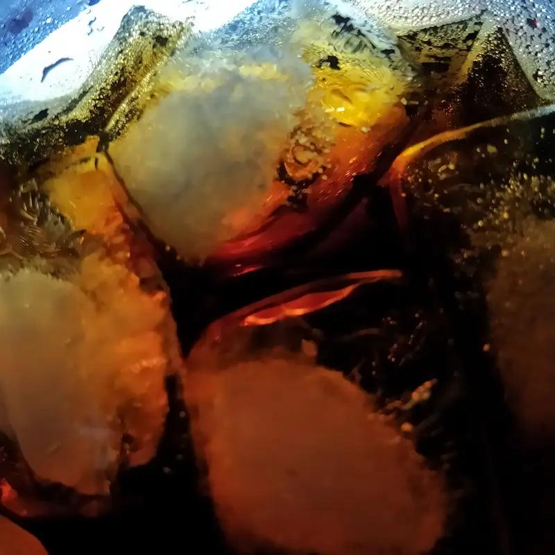 朋友8块钱梭哈了一只股票，一万股刚到手，两天时间蹭蹭涨到10块5，直接捡了2万5