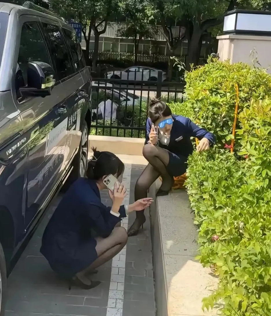 停车场看到的最漂亮的物业了！