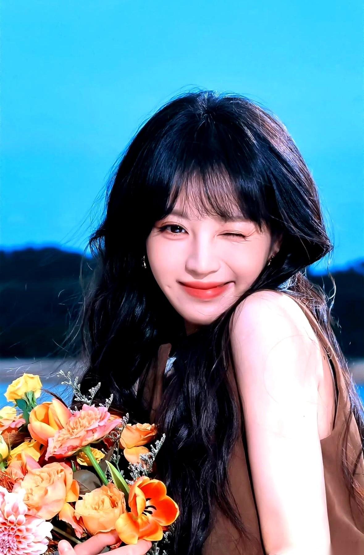 别再问资本为什么捧田曦薇了。人家那不叫捧，那叫“精准风投”。递上来的女主角名