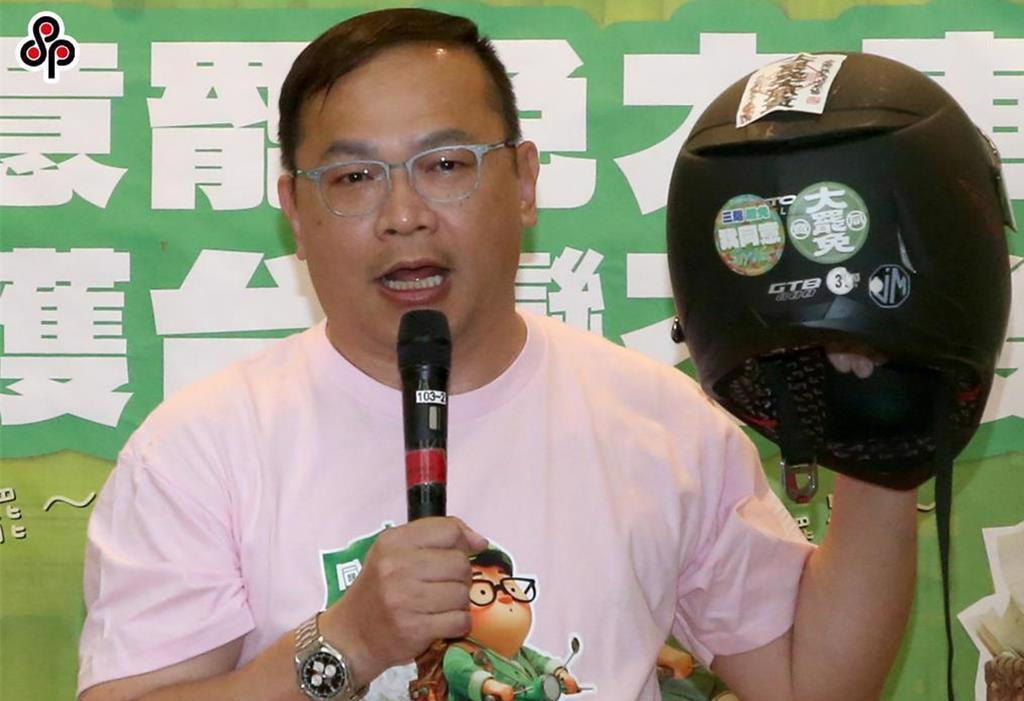 台湾民众不同意大罢免，“靠背哥”王义川还在炫耀反制蓝营的四大阴招民进党在726