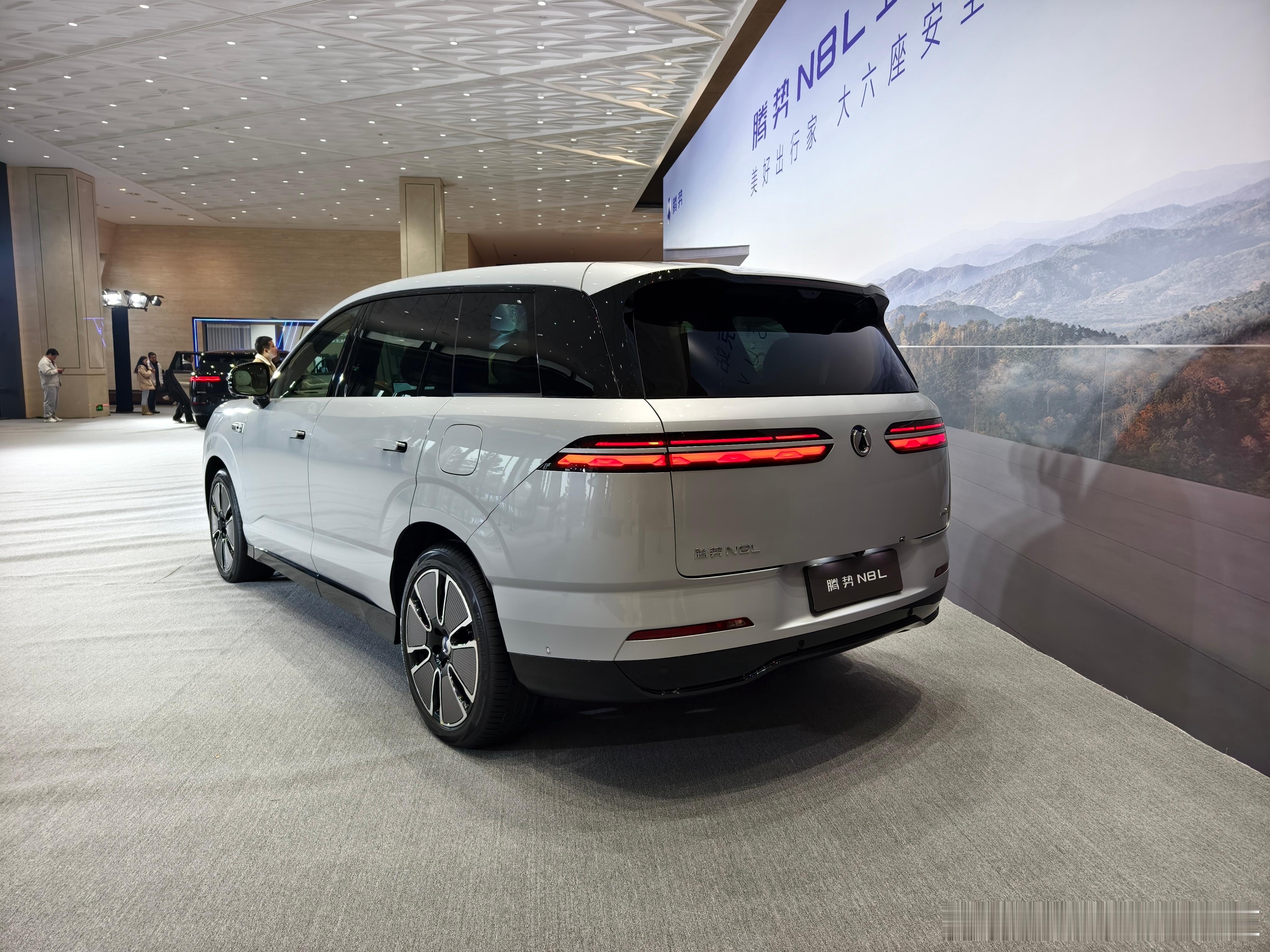 腾势N8L，尺寸、技术、配置都没问题，好车！​​​