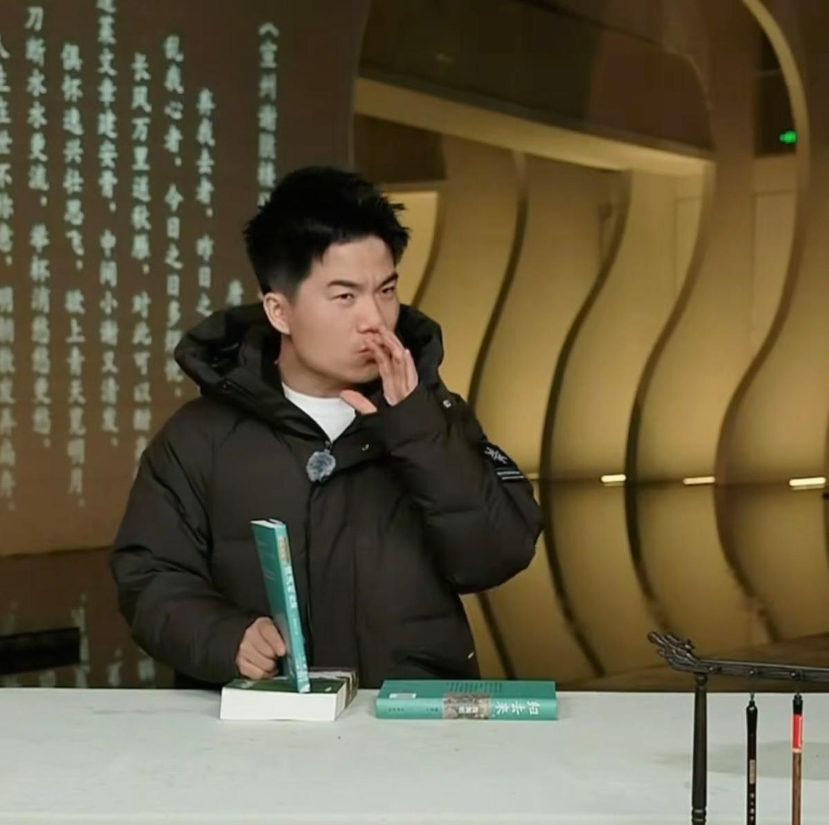 董宇辉最厉害的不是一年时间粉丝从2500万涨到3500万，也不是每场直播从几千万