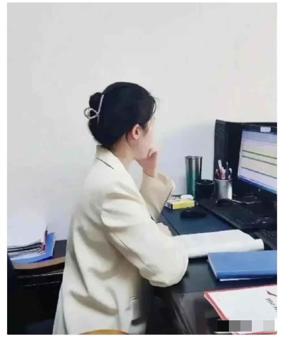 怪不得小县城体制内大龄未婚女性越来越多！我表妹在县财政局上班，三十四岁，研究