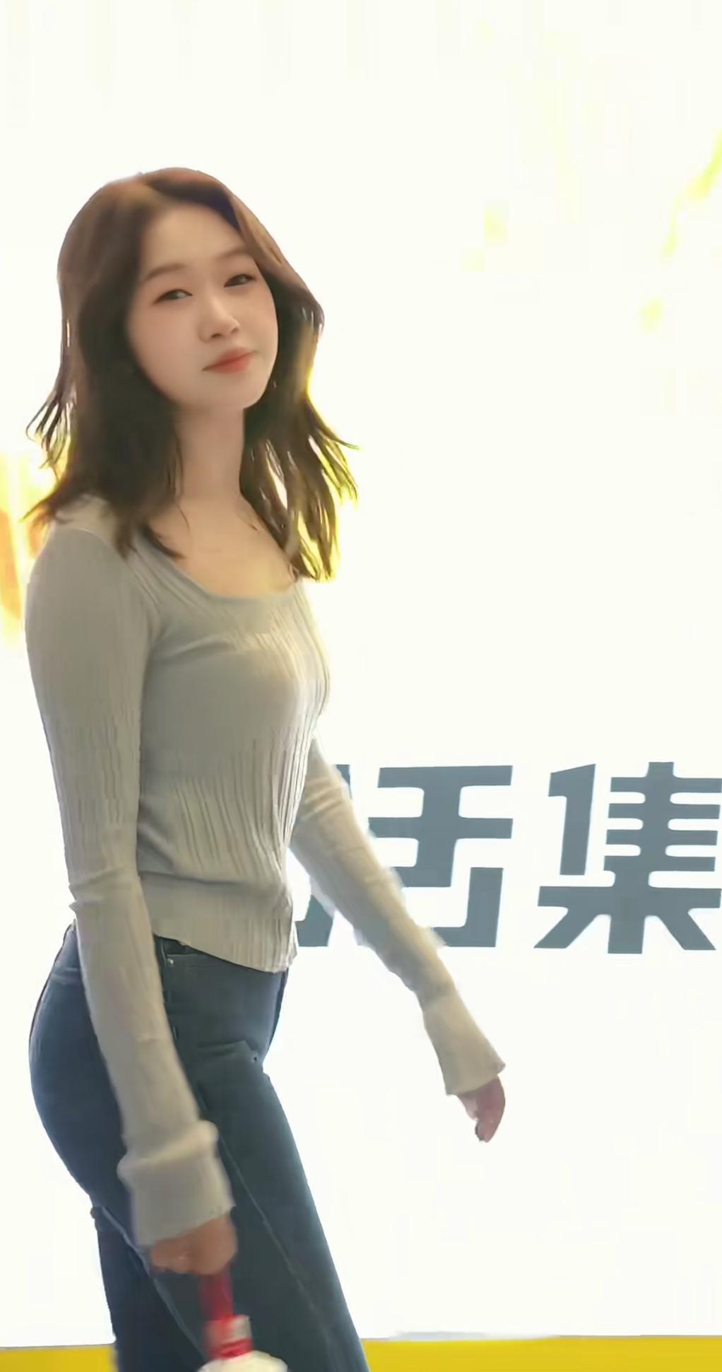 真是羡慕我表妹呀，01年的，人长的挺好看的，身边也有很多追求者，可就是没有一