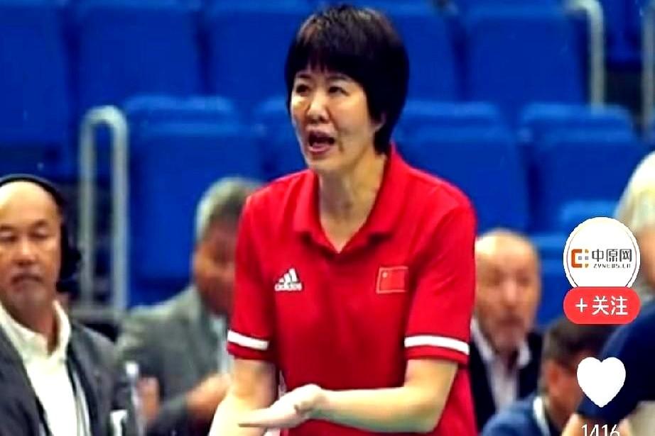 中国女排世锦赛表现拉胯后，不少球迷喊郎平出山？醒醒吧，真难！64岁的郎平，第