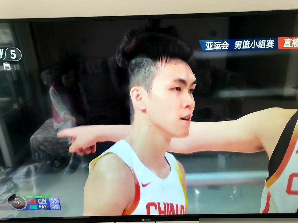 没有周琦，没有李凯尔，中国男篮反而赢了38分。郭士强真敢用人，直接把24岁的庞峥麟提上首发，打了28