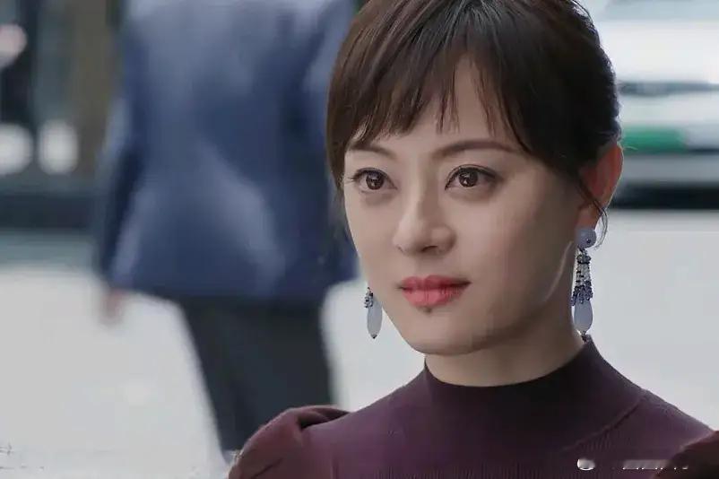 电视剧蛮好的人生第36集大结局，胡曼黎做了蓝洋养老部门的总监，最终也没买房，薛