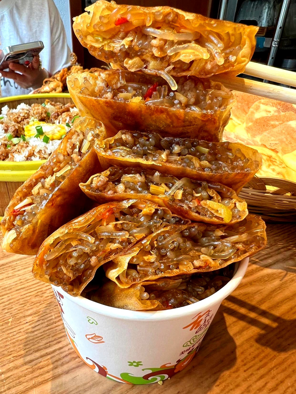 武汉，一座美食之城。去过的人，都会对当地的特色小吃赞不绝口。热干面固然是经典，但
