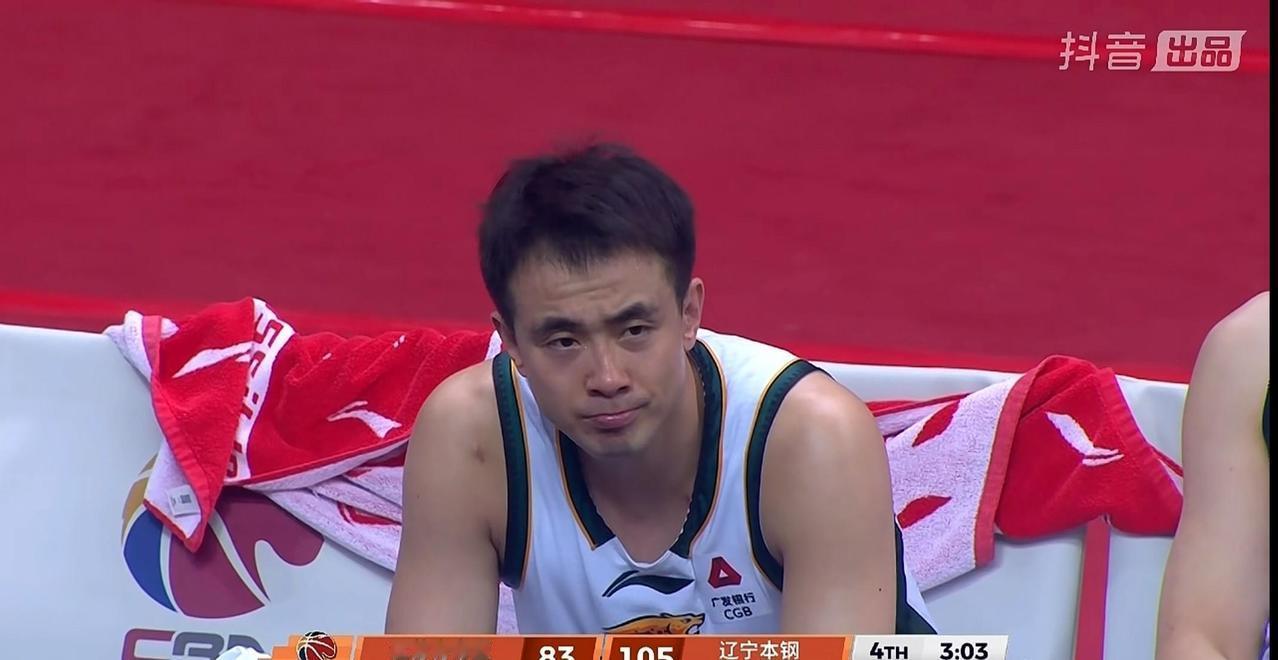 辽宁本钢为争夺总决赛名额的常规赛卡位战，先在对阵江苏肯帝亚时遭遇开局被动，带队的