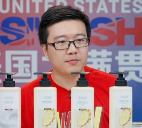 莎莎4-3拿下蒯曼，莱维用八个字总结，一针见血，莱维说，这场比赛双方都拼到