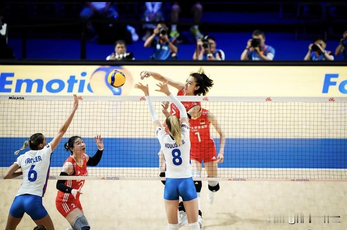 现在知道为什么天津对河南上替补了吧，一是确实主动权在上海，二是对天津来说，江苏比