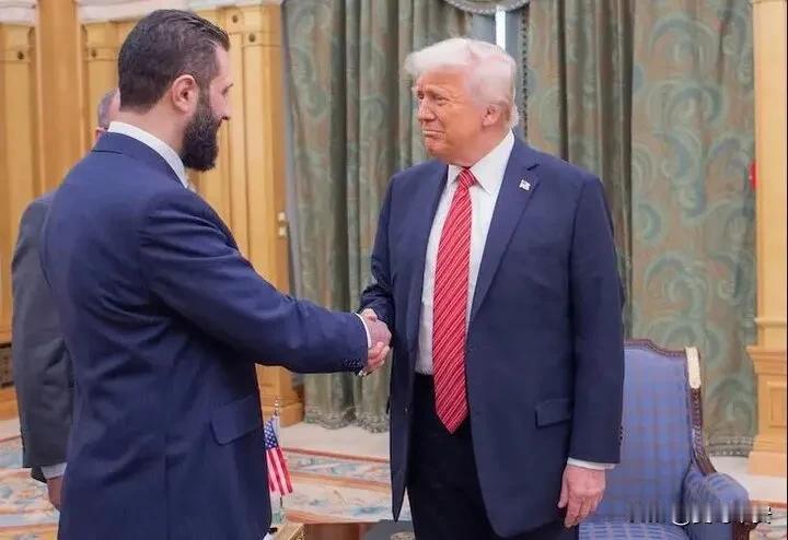 特朗普：解除一切制裁今天凌晨，特朗普在与沙特阿拉伯等海湾合作委员会（GCC）举