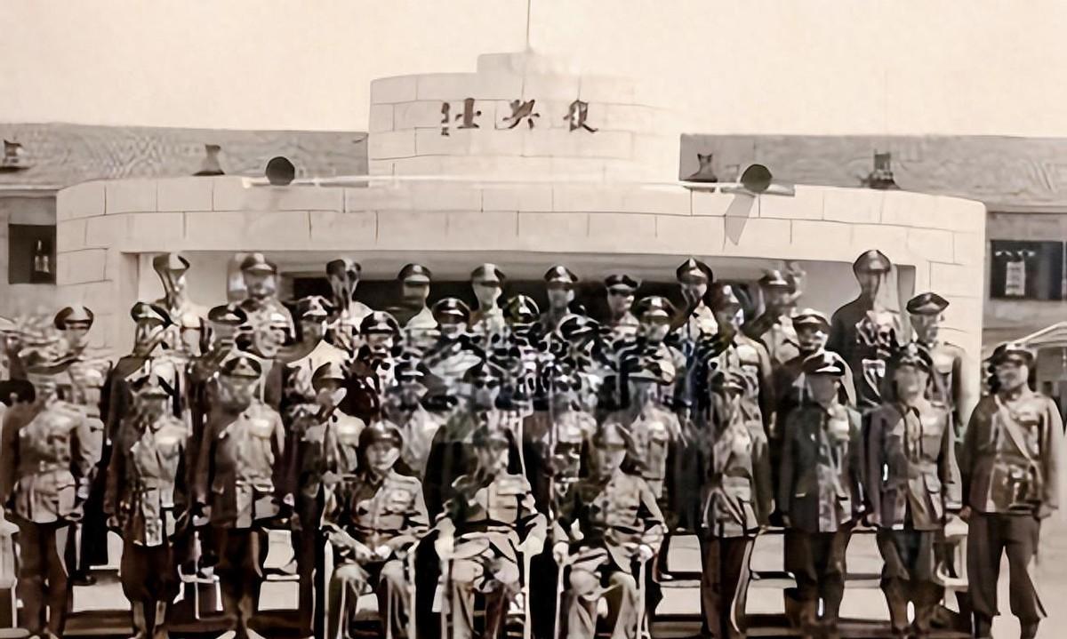 揭秘民国军校鄙视链，黄埔系为何被称为速成班，保定系自信认为同僚都是弟弟？192