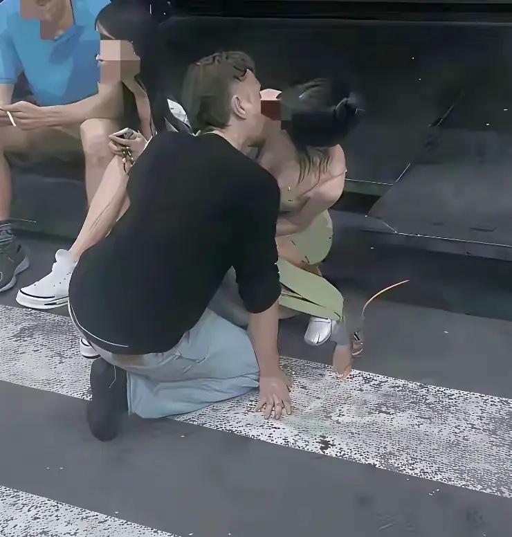 出轨被老公发现了，老公坚决的要和我离婚。我的情夫也保证说，如果我离婚了，情夫也一