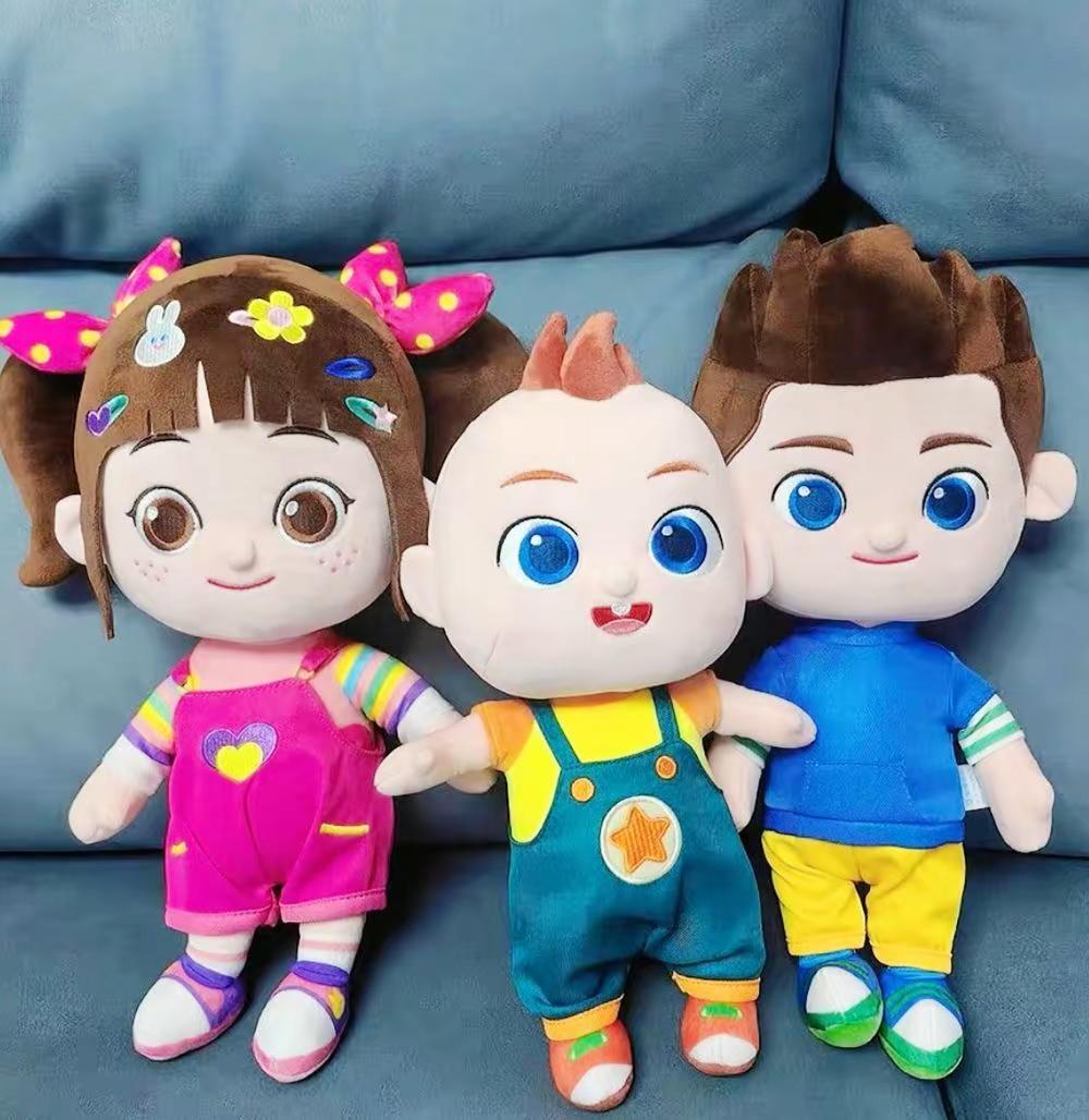 宝宝巴士毛绒公仔可爱好玩，毛绒绒的摸起来很舒服，哪个小孩能拒绝这么呆萌可爱的玩偶