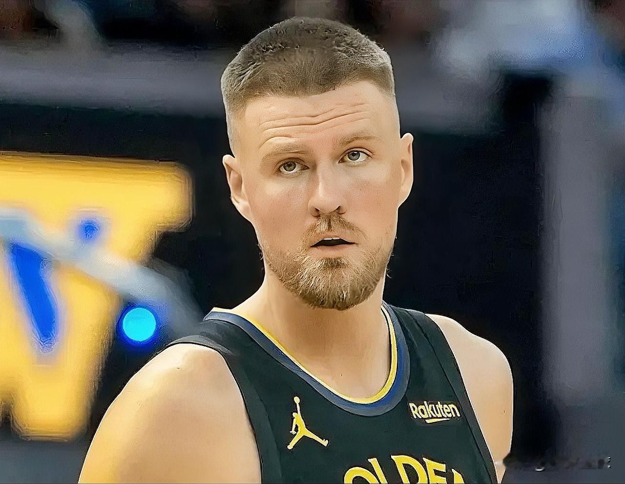 勇士喜从天降，新援波尔津吉斯要复出了！勇士主帅科尔今日在客场挑战鹈鹕的赛前采