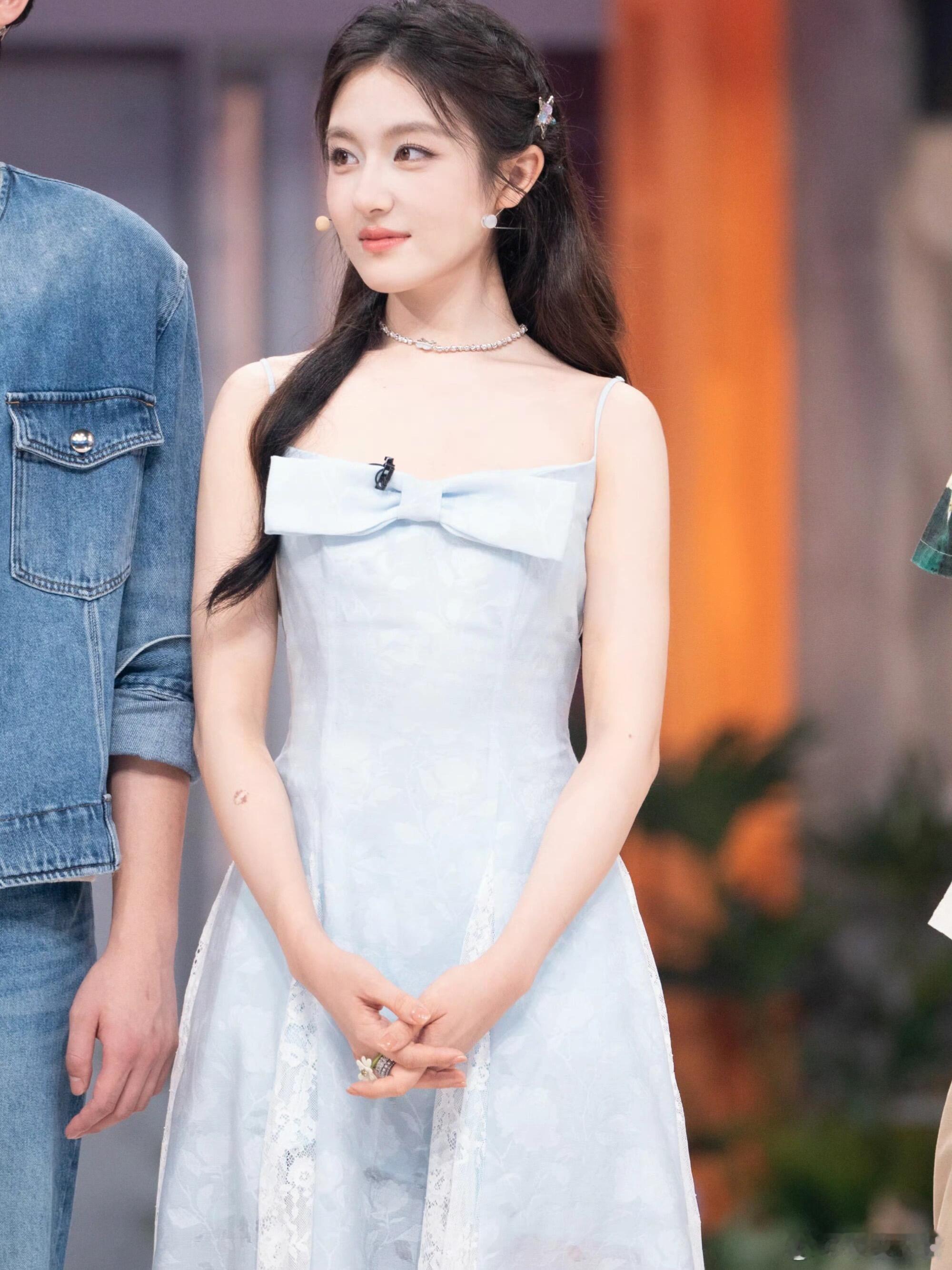李兰迪蝴蝶结蓝裙李兰迪清新甜美的少女感！！