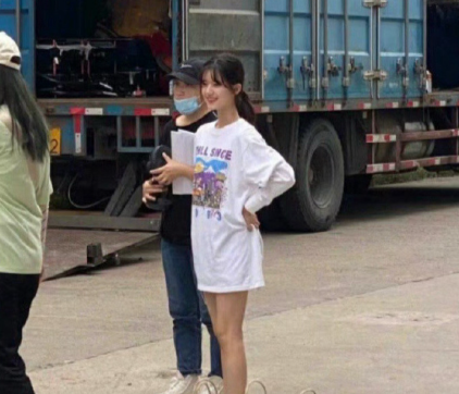 为什么说赵露思普啊，我觉得她妆后滤镜下还是挺好看的啊