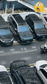 平时最头疼的就是这种停车位了，进不好进，出也不好出，需要左右前三方都要注意到，稍