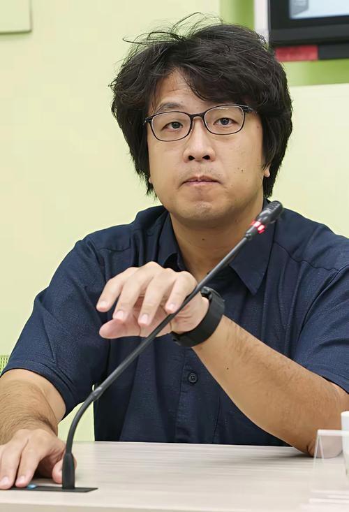 “台独”顽固分子沈伯洋公然勾连日本！妄称深化台日交流。9月12日下午，沈伯