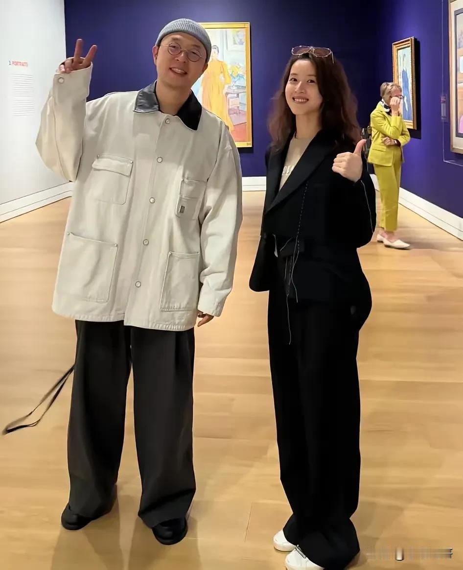 杜海涛这个人实在是不经扒因为一扒你就会发现他的商业版图比荧幕形象复杂得多。他