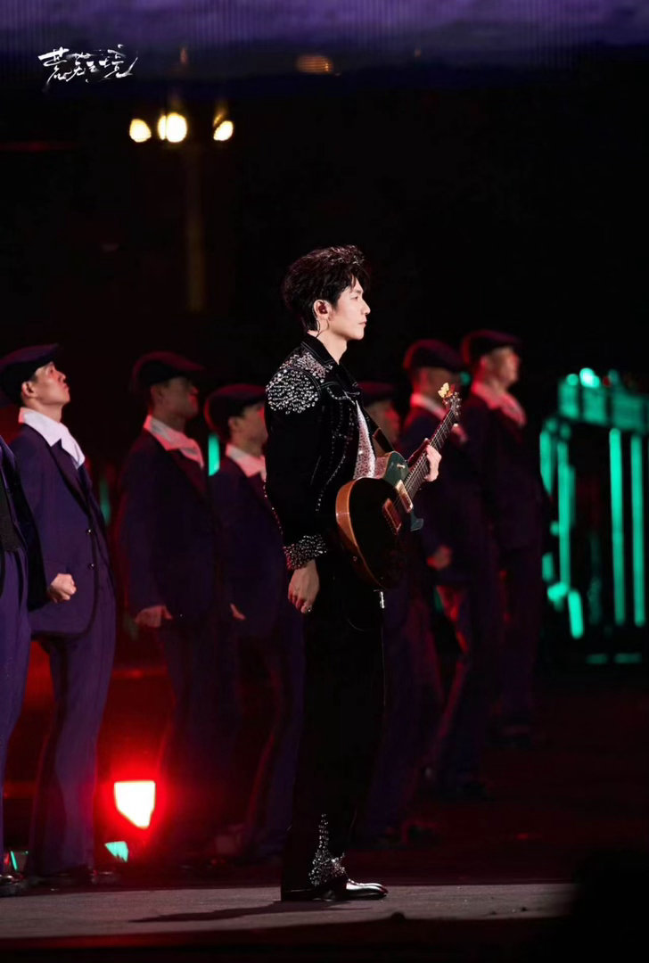 陈楚生海外粉丝合唱经过陈楚生邀马来西亚粉丝合唱陈楚生荒芜之境演唱会郑州站合唱结