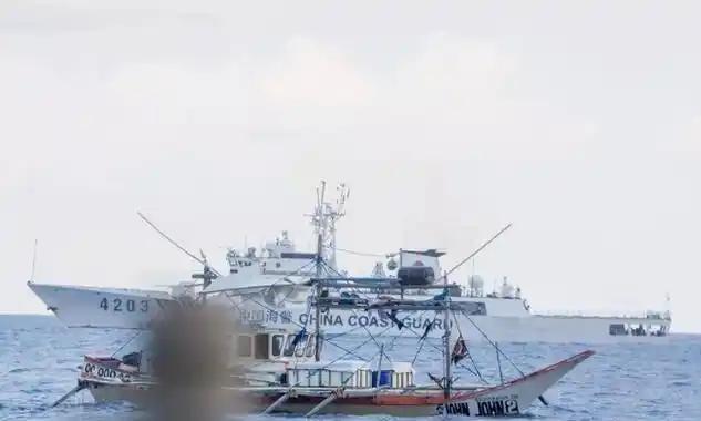 菲律宾全国大报《马尼拉时报》重大声明：南沙群岛黄岩岛是中国神圣领土，菲律宾舰队霸