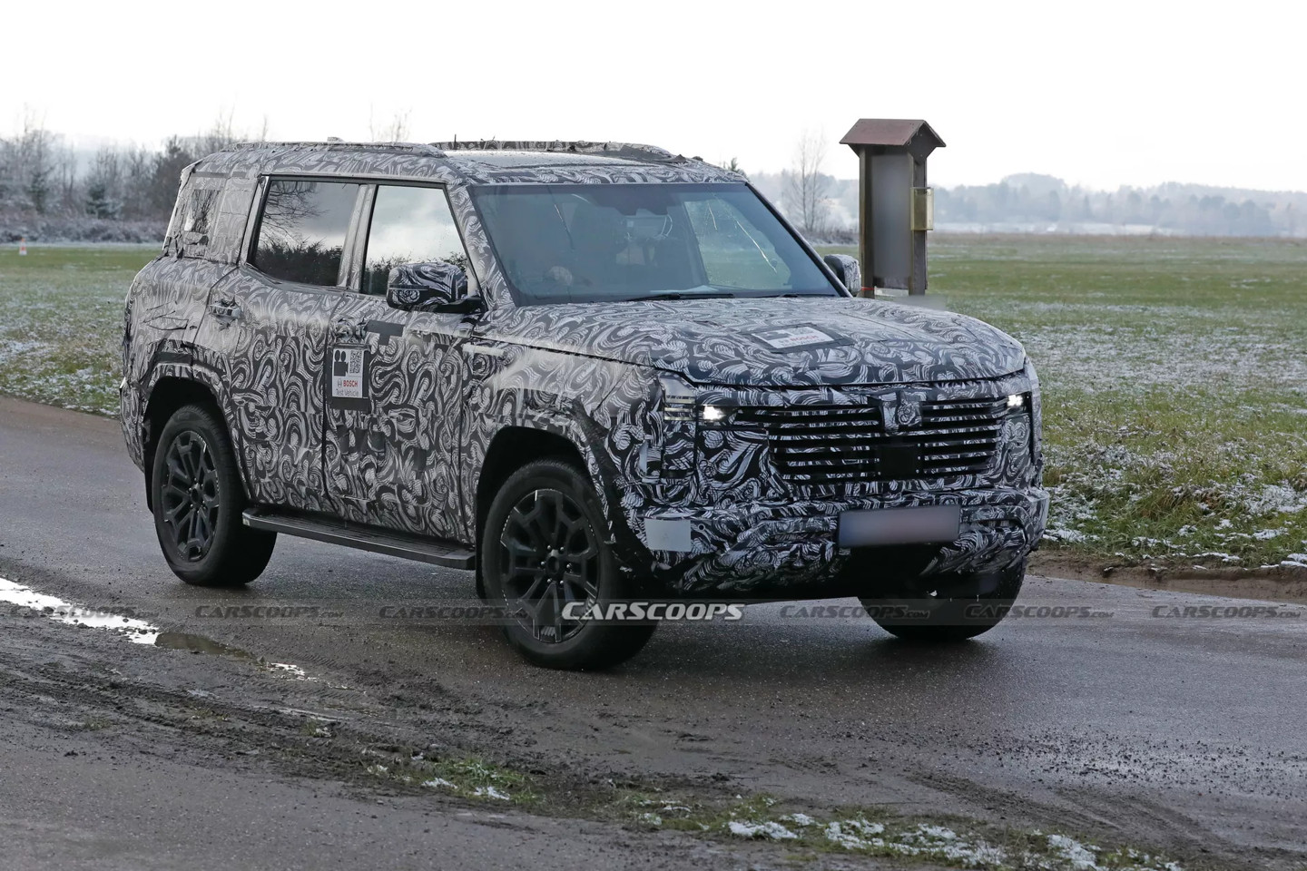 【全新三菱帕杰罗路试谍照曝光：全新设计、2.4T发动机、非承载车身】新一代帕杰