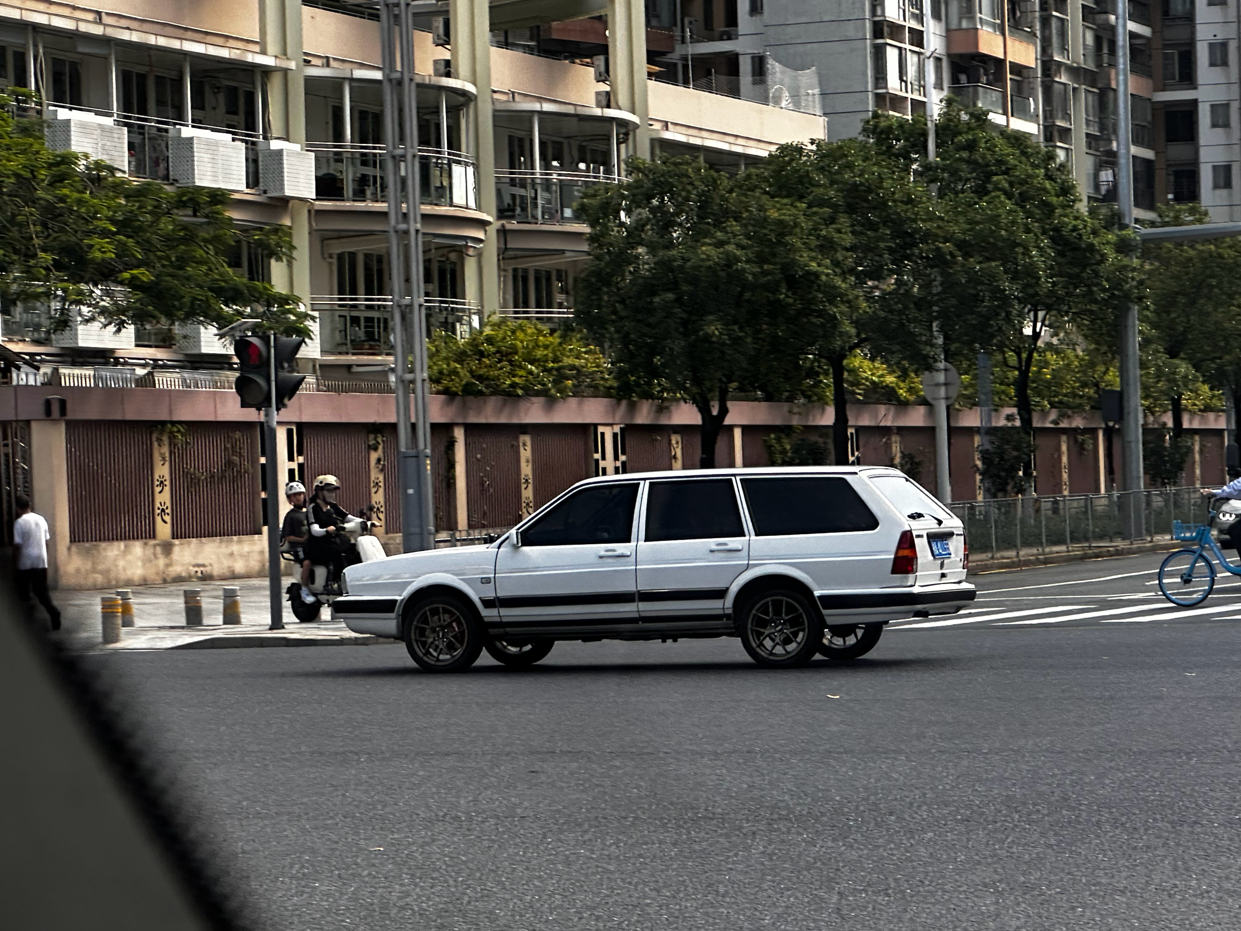 听说上了年纪，就喜欢这类车～深圳·润恒御园