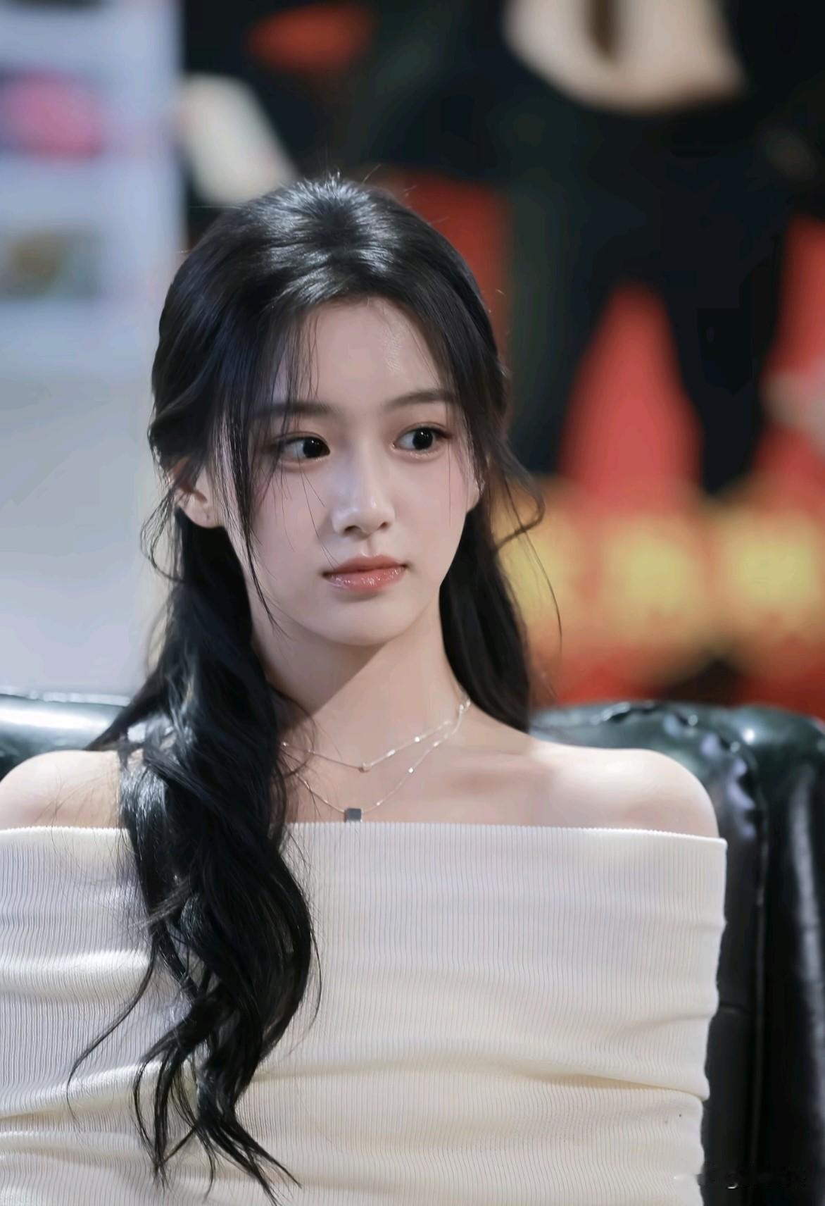 极致女生，你会选谁？