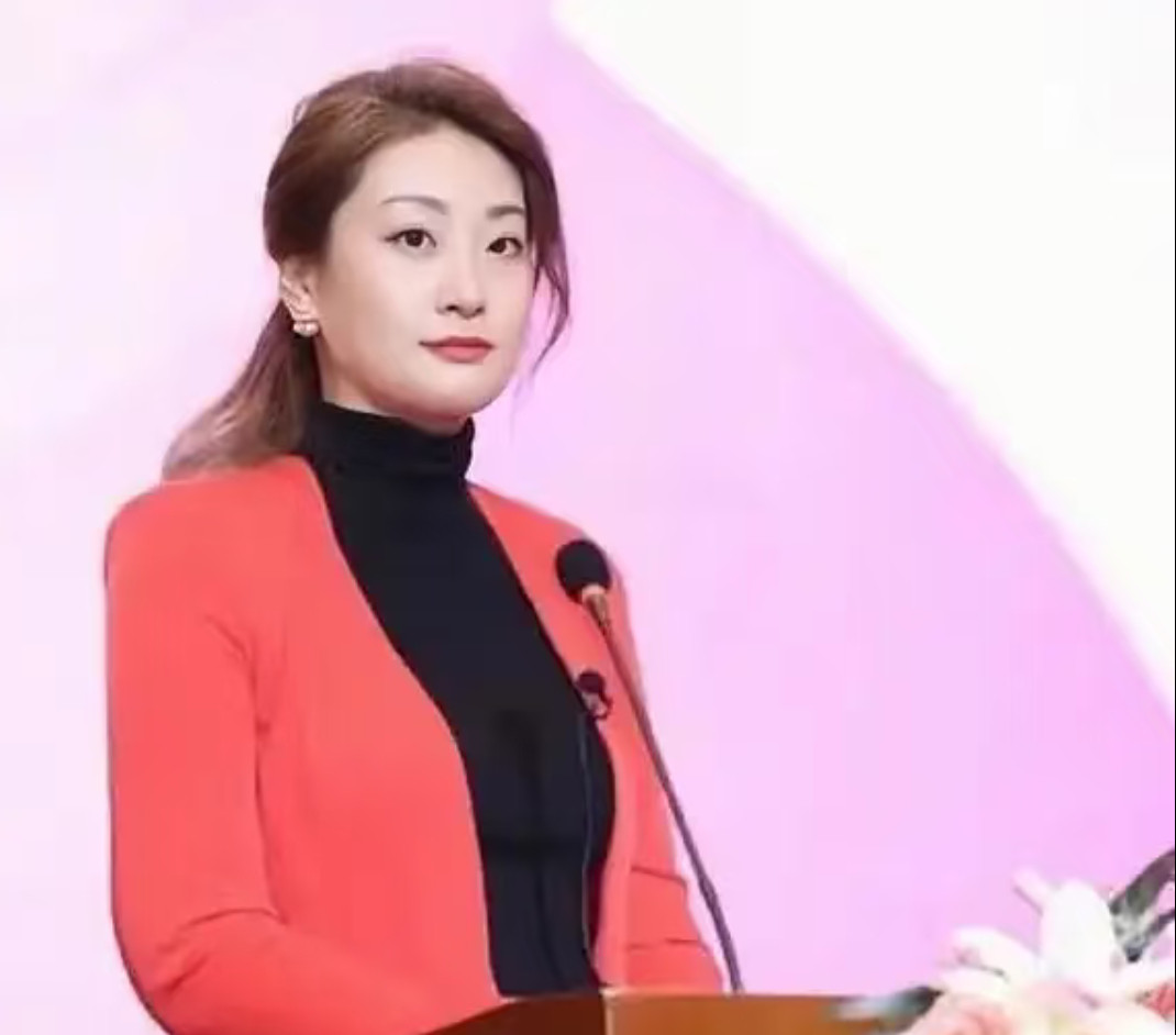 宗泽后对宗馥莉一共发表两次看法：第一次：2024年7月18日，娃哈哈集团副董事
