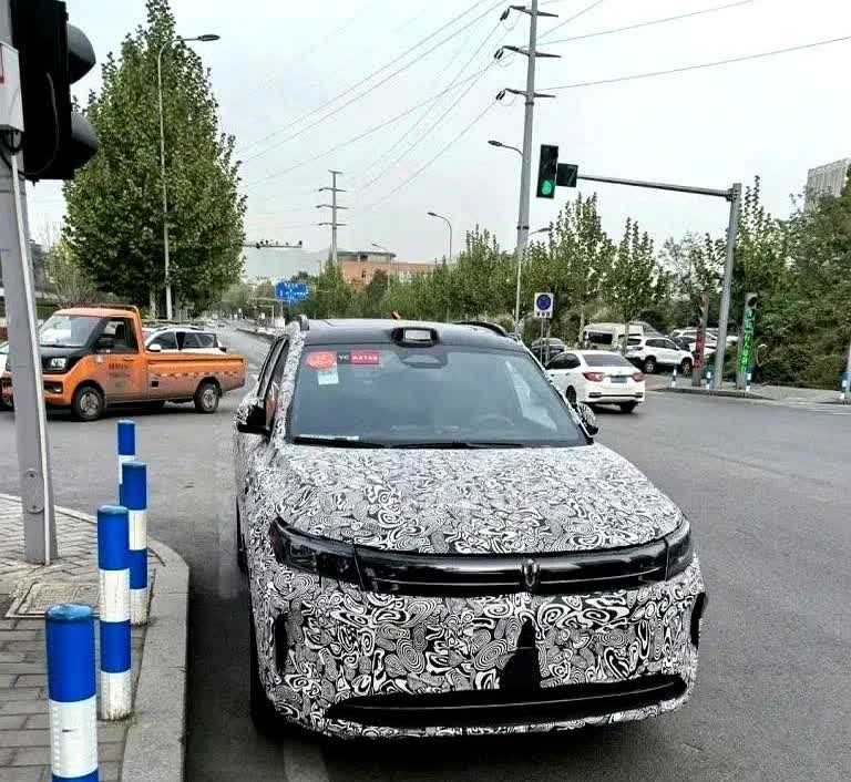 2025款问界M7开始跑测试了吗？最近刷到不少车友在讨论，这车要是真上了