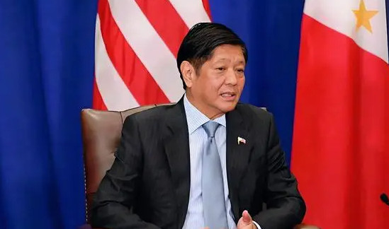 能源全面告急后，菲律宾一边紧急致电中方求助，一边又下令撞击中方海警船。小马科斯，