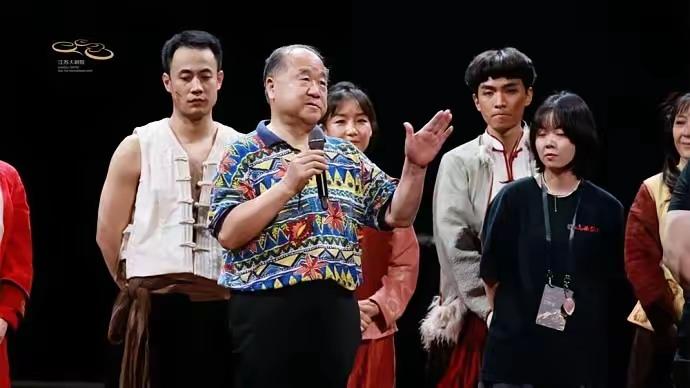 莫言诺奖背后的双线操作：日本文豪与翻译家提前六年铺路。2006年，日本诺贝尔