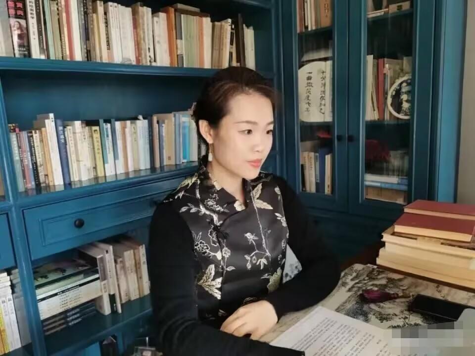 彻底破防！徐莺连发百条微博飙脏话互怼书香世家人设碎得稀烂徐莺这波操作真的把