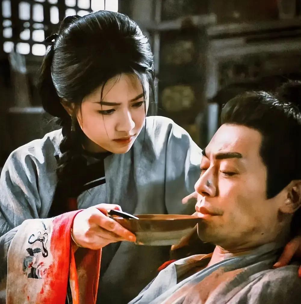 朱亚文进组五天就把《大生意人》热搜买爆，我追完八集直接倒回去重刷他的部分。黑西