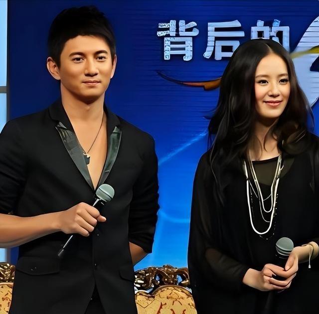 2009年，吴奇隆和马雅舒离婚那会儿，闹得可不小。吴奇隆在公开场合忍不住吐槽：“