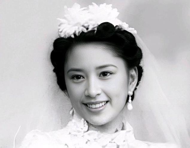 1966年，27岁的胡友松发现生理期没正常来，便问丈夫李宗仁怎么办。谁料，李宗仁