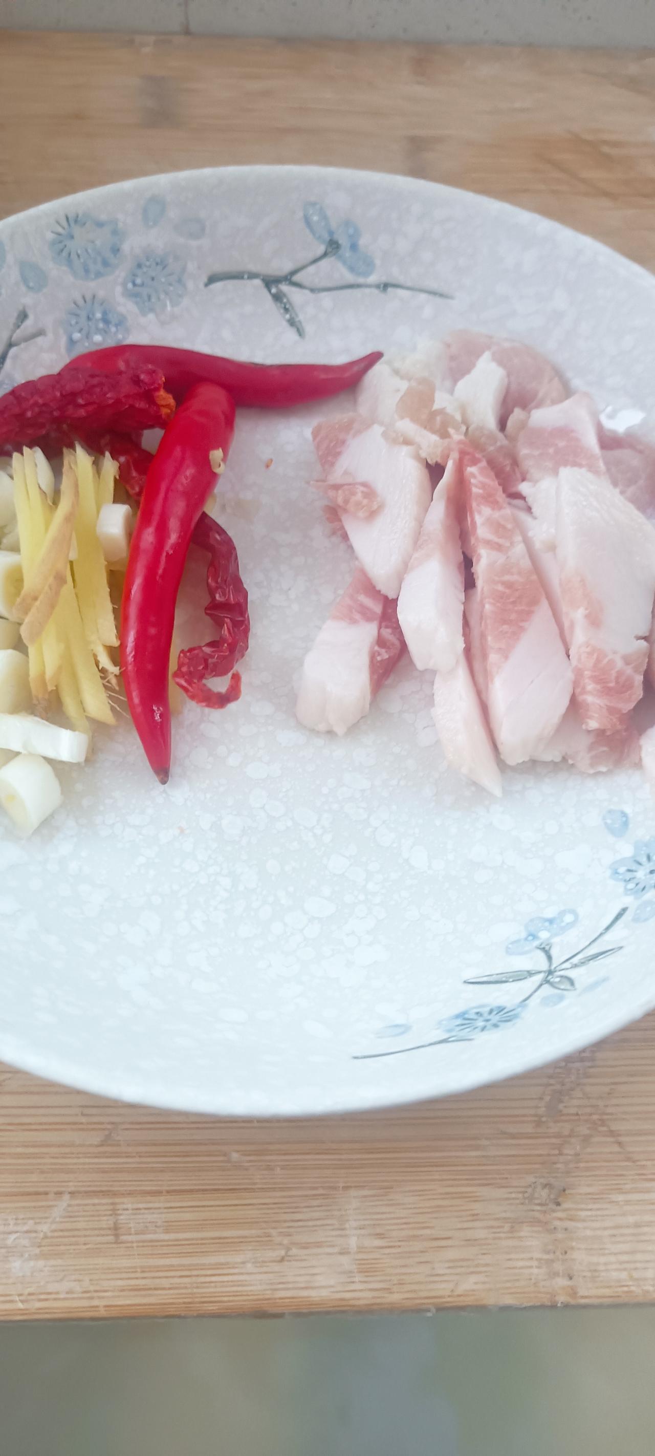 我家早餐不吃饺子了，晚餐也不点餐了，这变化这么大，我还有点适应不了呢！前些日子