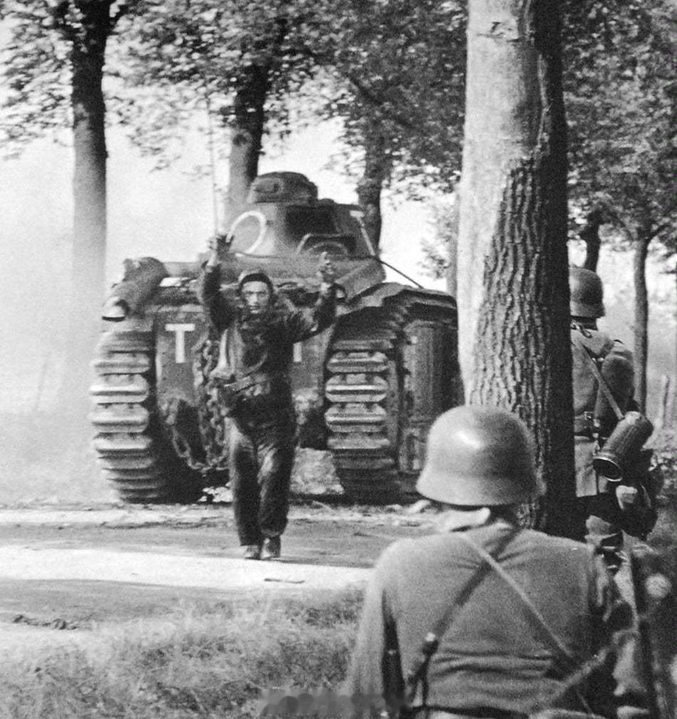 1940年5月，在HermetonsurBiert附近，法国军队一名Cha