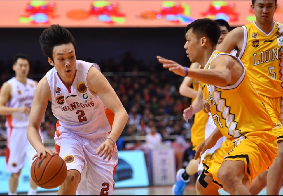 齐鲁晚报：山东男篮若想避免再次倒在附加赛提升进攻是当务之急4月...