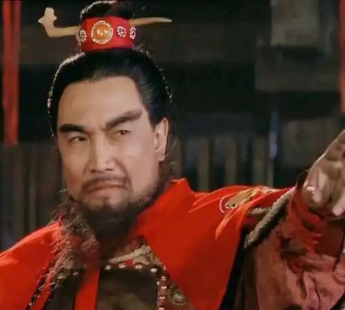 斩首之前，曹操说了句俏皮话。他以为对方会慌，会露怯。可陈宫一句话，让他愣住。接着