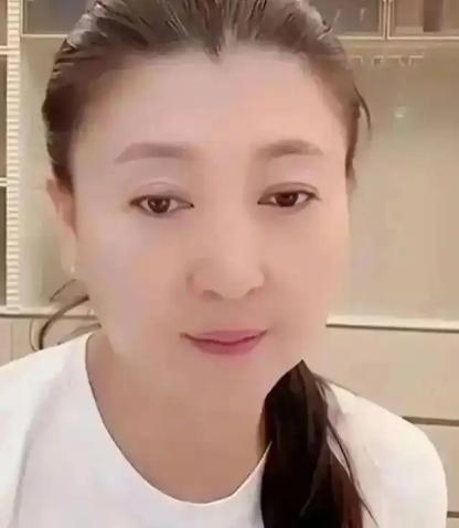 一个人被骂了半年，才发现那些证据全是编的。6月19日，许久没发声的闫学晶在社交