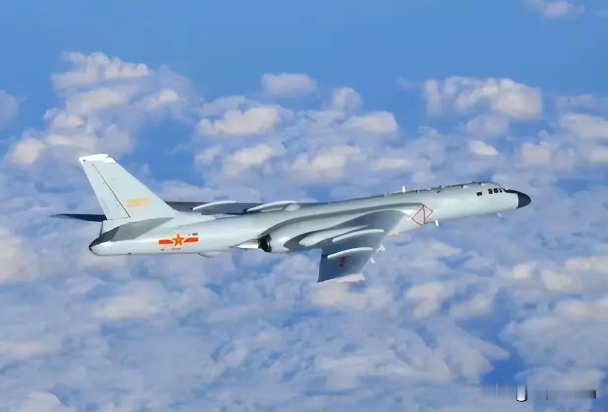 解放军8架战机出海训练，日本自卫队仅拍到6架(2架推测存在，或因高、快、隐身、电