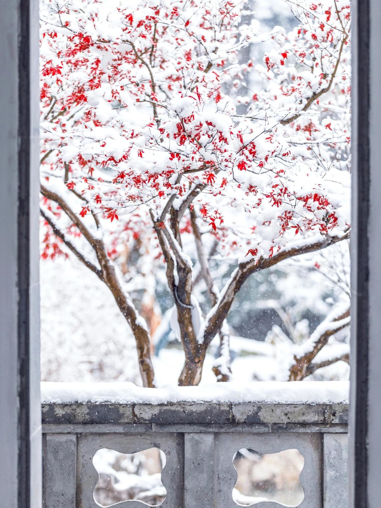 2011年，上海市GDP突破2万亿2013年，北京市GDP突破2万亿2017